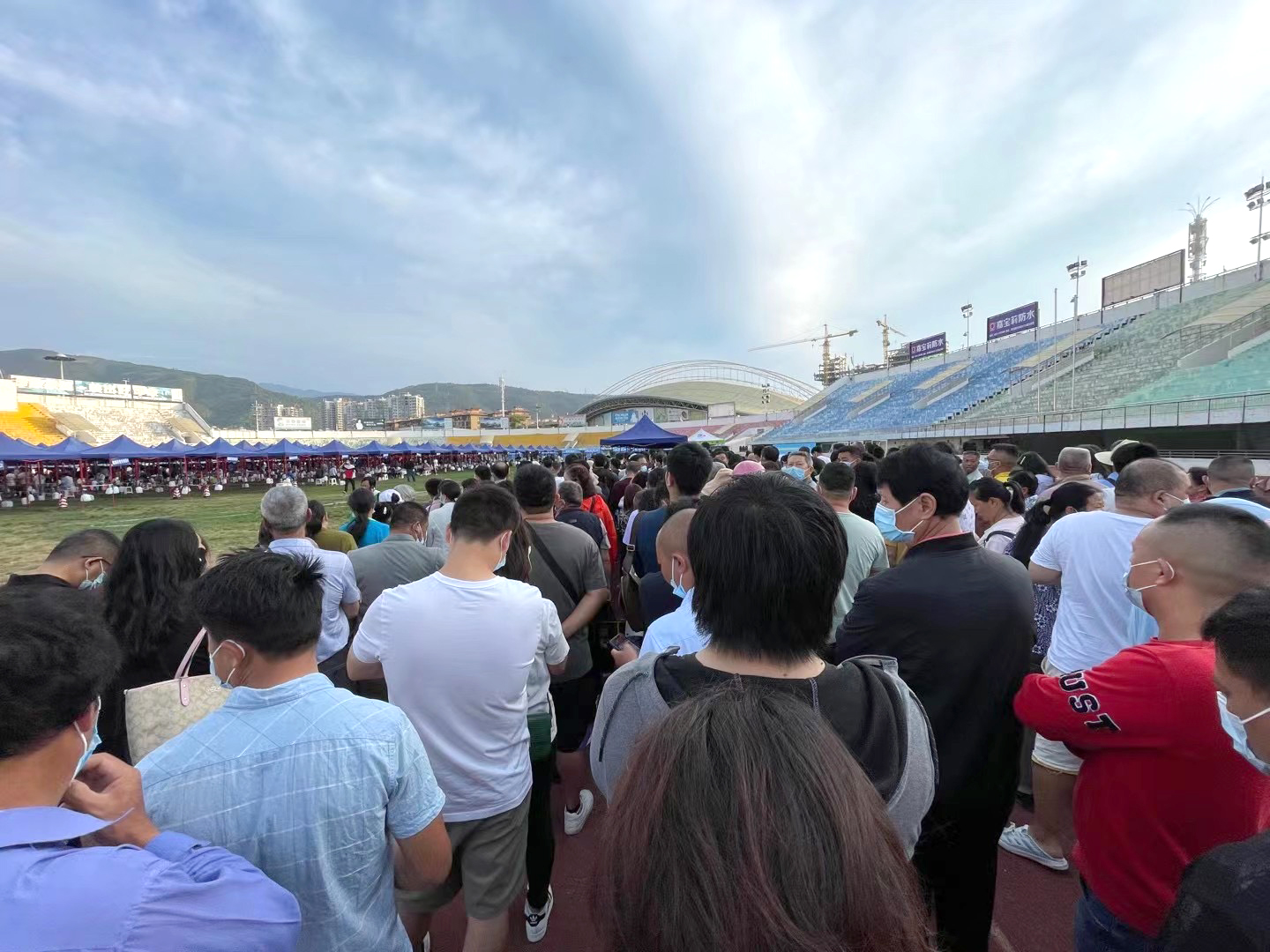 哇塞，這打疫苗的人氣鼎旺了~~
